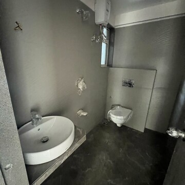 Bathroom in 1.5 BHK Apartment at Vision Heights, Khan Estate – for Rent