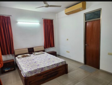 Bedroom in 3 BHK Apartment at Thaltej – for Rent