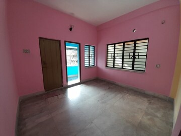 Room in 3 BHK Independent House at Behala Chowrasta – for Rent