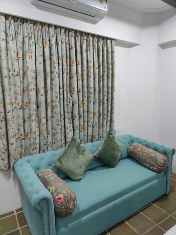 Living Room in 1.5 BHK Apartment at Colaba – for Rent