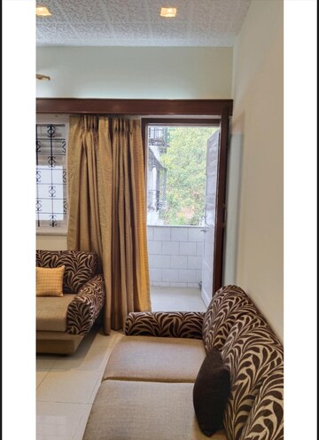 Living Room in 2 BHK Apartment at Santacruz West – for Rent