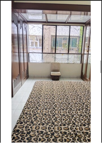 Bedroom in 2 BHK Apartment at Santacruz West – for Rent