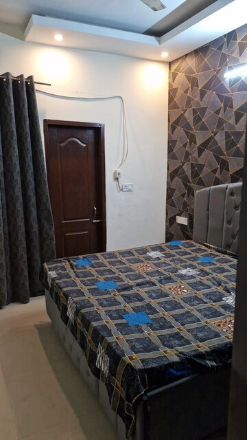 Bedroom in 2 BHK Builder Floor at Sector 115 – for Rent
