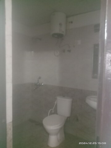 Bathroom in 2.5 BHK Apartment at VVIP Homes, Sector 10 Greater Noida – for Sale