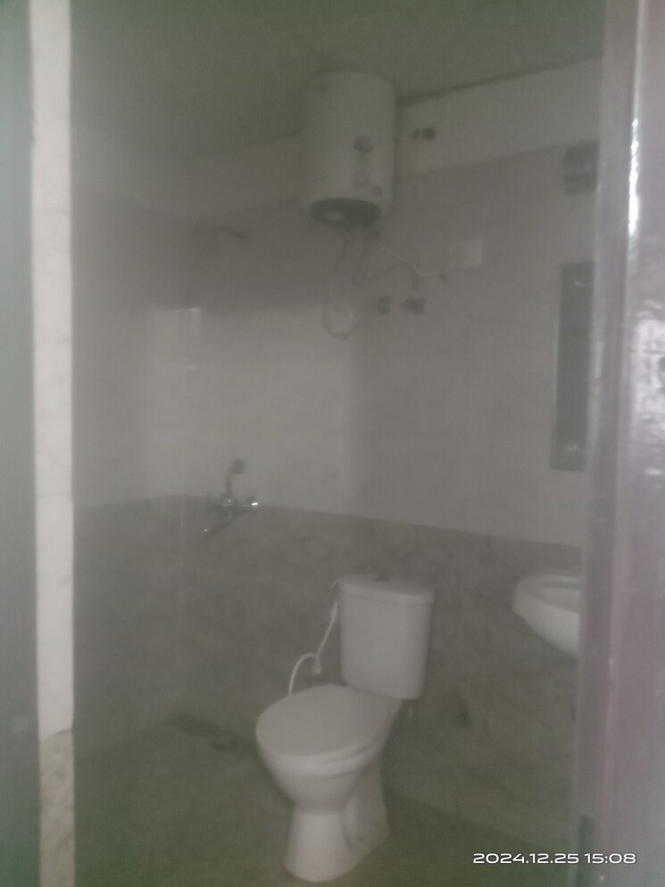 Bathroom, vvip-homes 2.5 Bedroom 1230 Sq.Ft. Apartment In Sector 10 Greater Noida Greater Noida 8013760