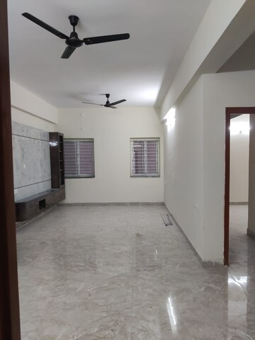 Room in 2 BHK Apartment at Ten Madhapur, Madhapur – for Rent