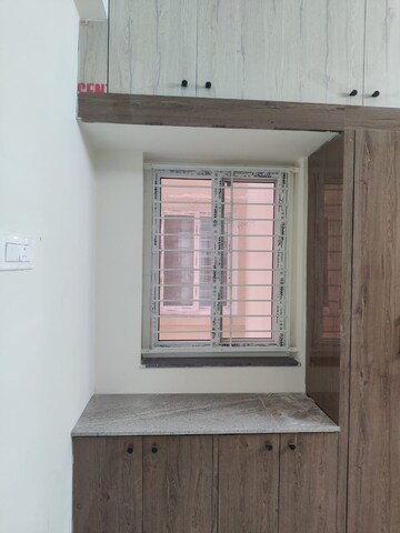Room in 2 BHK Apartment at Ten Madhapur, Madhapur – for Rent