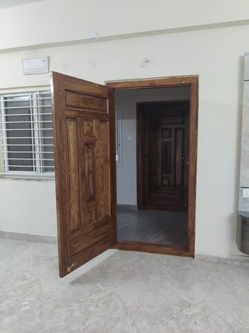 Room in 2 BHK Apartment at Ten Madhapur, Madhapur – for Rent