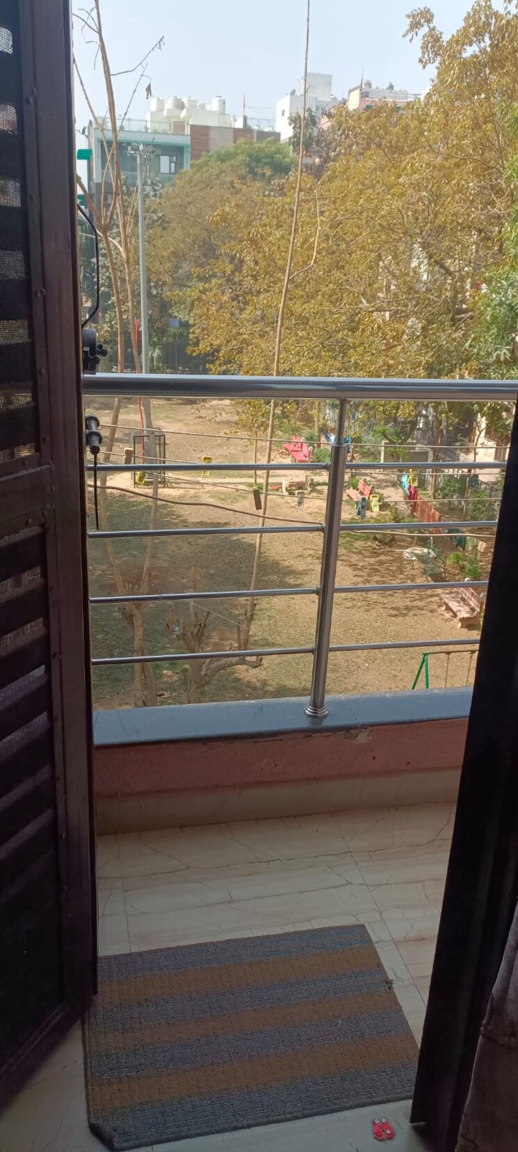 Balcony, rohini sector 24 3 Bedroom 60 Sq.Mt. Builder Floor In Rohini Sector 24 Delhi 8013835