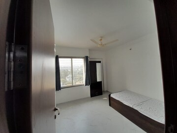 Room in 3 BHK Apartment at 4 Taljai Hills Phase 1, Dhankawadi – for Rent