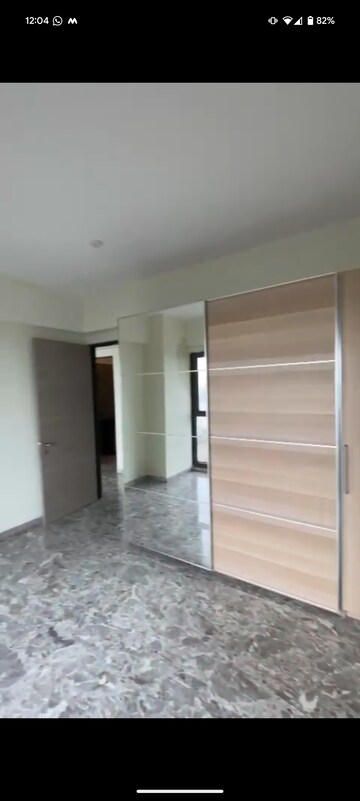 Room in 4 BHK Apartment at Kanakia Miami, Mahim – for Rent