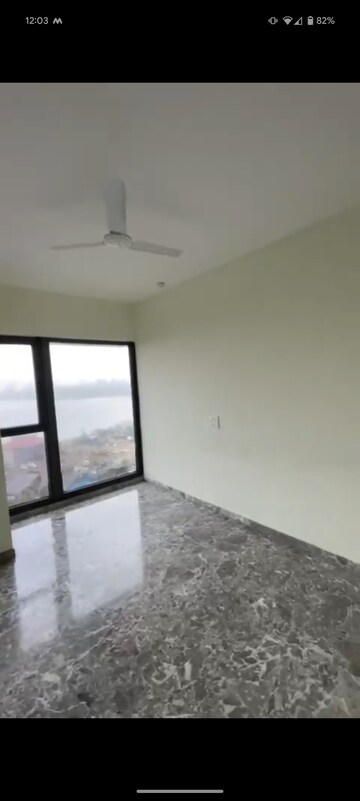 Room in 4 BHK Apartment at Kanakia Miami, Mahim – for Rent