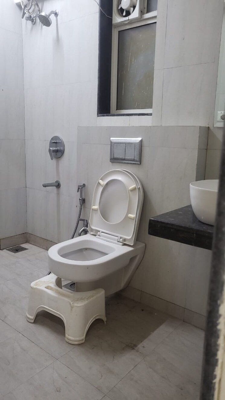 Bathroom, piramal-mahalaxmi 2 Bedroom 800 Sq.Ft. Apartment In Mahalaxmi Mumbai 8013877