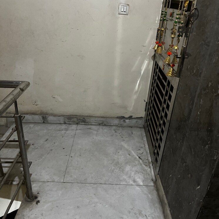 undefined, shahdara 3 Bedroom 110 Sq.Yd. Builder Floor In Shahdara Delhi 8013895