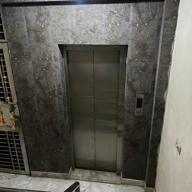 undefined, shahdara 3 Bedroom 110 Sq.Yd. Builder Floor In Shahdara Delhi 8013895