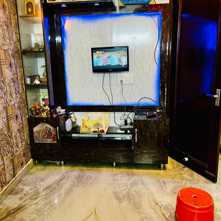 Room, shahdara 3 Bedroom 110 Sq.Yd. Builder Floor In Shahdara Delhi 8013895