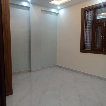 Room in 2 BHK Builder Floor at Sector 8, Dwarka – for Rent