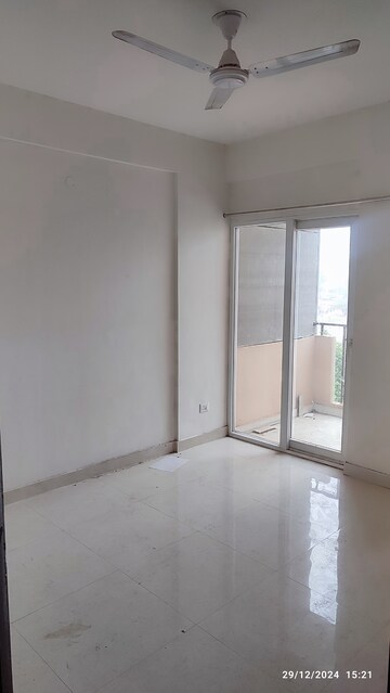 Room in 2 BHK Apartment at Signature Global Orchard Avenue, Sector 93 – for Sale