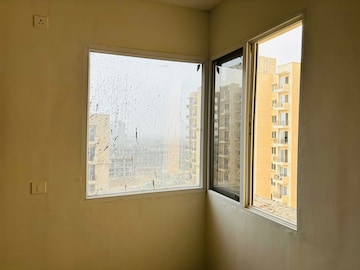 Room in 2 BHK Apartment at Signature Orchard Avenue 2, Sector 93 – for Sale