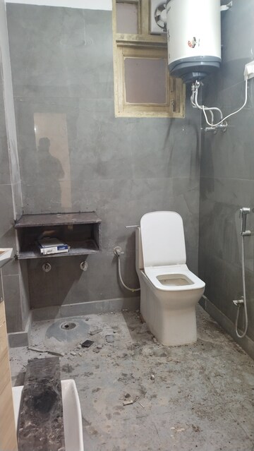 Bathroom in 1 RK Builder Floor at Paryavaran Complex – for Rent