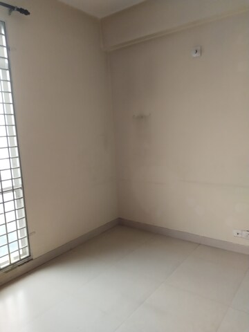 Room in 2.5 BHK Apartment at Vatika Lifestyle Homes, Sector 83 – for Sale