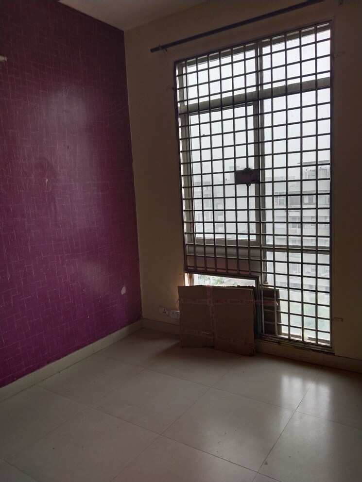 Room, vatika-lifestyle-homes 2.5 Bedroom 1300 Sq.Ft. Apartment In Sector 83 Gurgaon 8013957