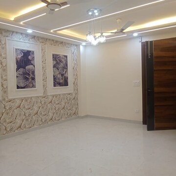 Room in 3 BHK Builder Floor at Raj Nagar – for Sale
