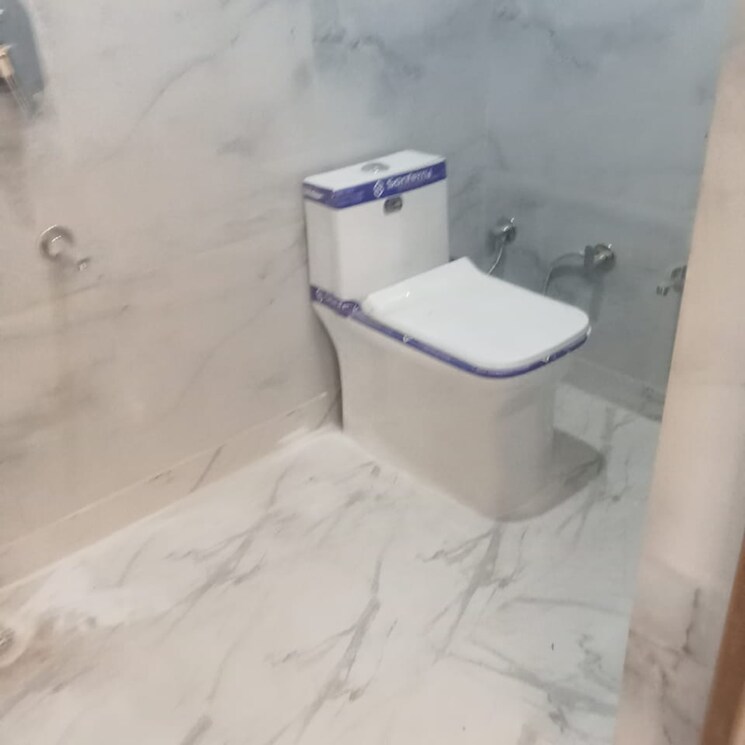 Attached Bathroom, raj nagar 3 Bedroom 900 Sq.Ft. Builder Floor In Raj Nagar Delhi 8013960