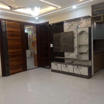 Room in 3 BHK Builder Floor at Raj Nagar – for Sale