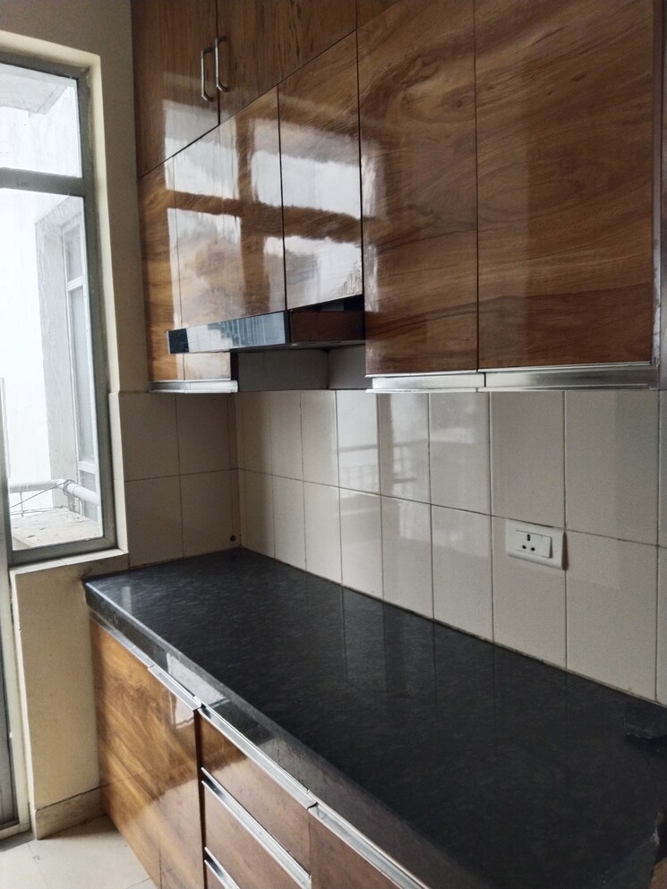Kitchen, vatika-lifestyle-homes 2.5 Bedroom 1300 Sq.Ft. Apartment In Sector 83 Gurgaon 8013965