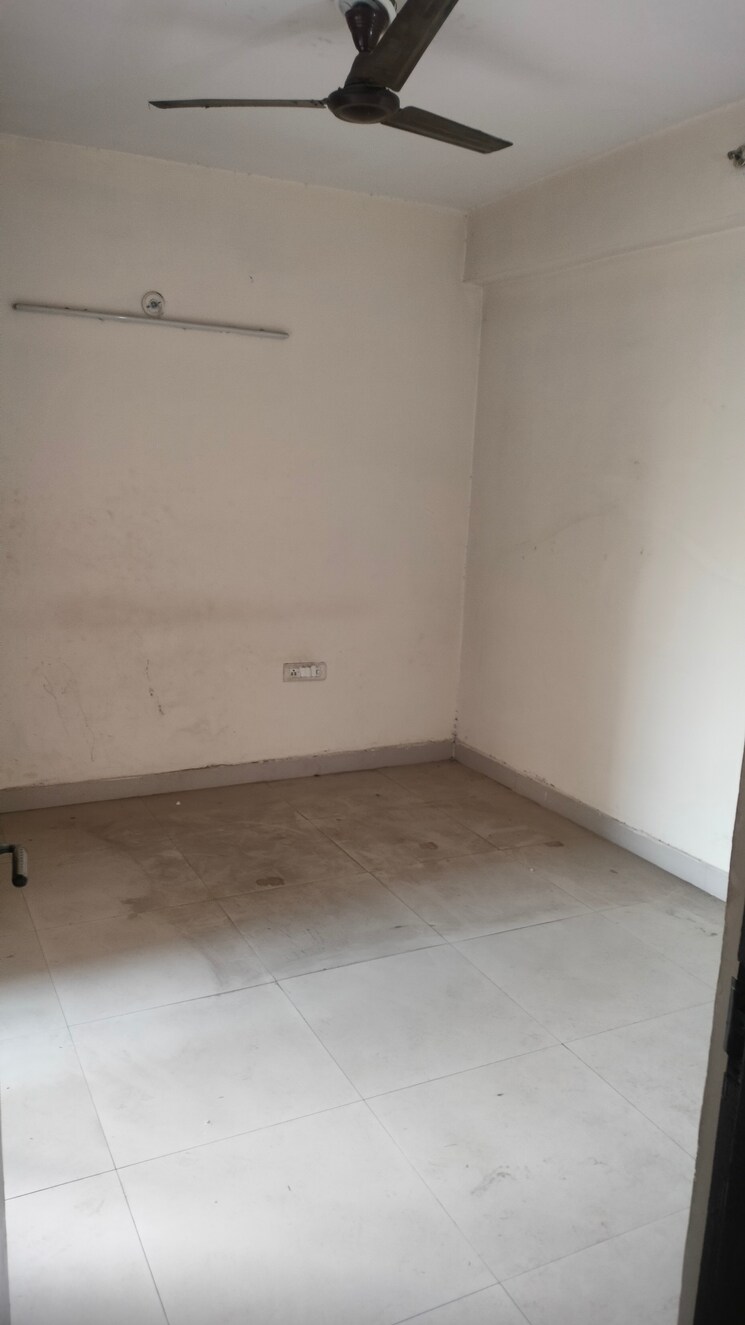 Room, galaxy-north-avenue-ll 3 Bedroom 1250 Sq.Ft. Apartment In Gaur City 2  Greater Noida 8014020