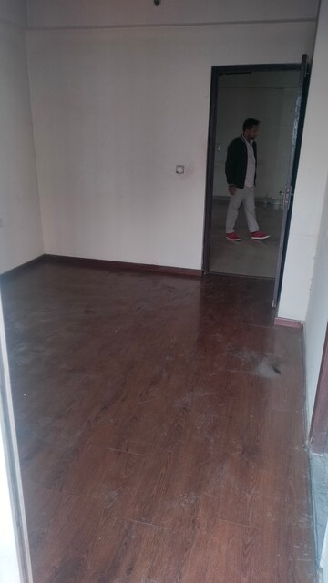 Room in 3 BHK Apartment at Galaxy North Avenue ll, Gaur City 2  – for Sale