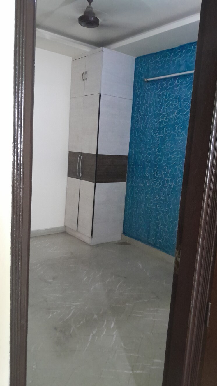 Bathroom, rohini sector 24 2 Bedroom 52 Sq.Mt. Builder Floor In Rohini Sector 24 Delhi 8014018