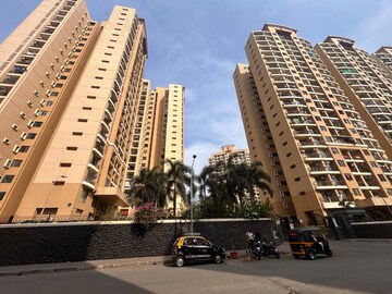 3 BHK Apartment For Resale in K Raheja Heights Malad East Mumbai  8014095