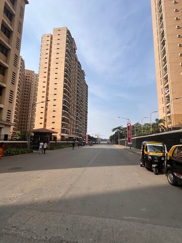 Master Bedroom in 3 BHK Apartment at K Raheja Heights, Malad East – for Sale
