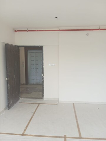 Room in 5 BHK Apartment at Hiranandani Gardens, Powai – for Sale