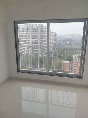 Room in 5 BHK Apartment at Hiranandani Gardens, Powai – for Sale