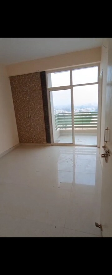 Room in 2 BHK Apartment at Mehak Jeevan, Raj Nagar Extension – for Rent