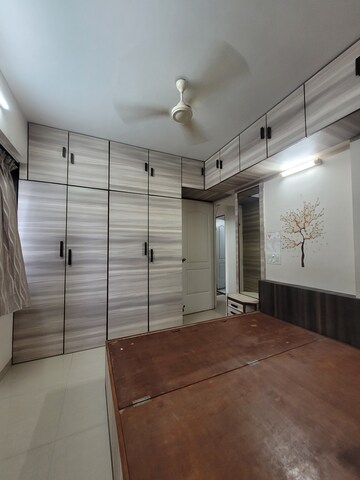 Room in 2 BHK Apartment at Union Park, Chembur – for Rent