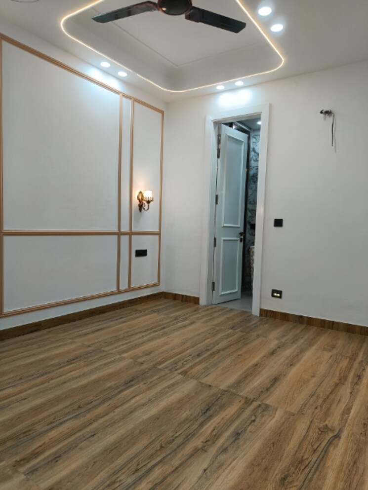 Room, unitech-south-city-ii 4 Bedroom 275 Sq.Yd. Builder Floor In Sector 50 Gurgaon 8014163