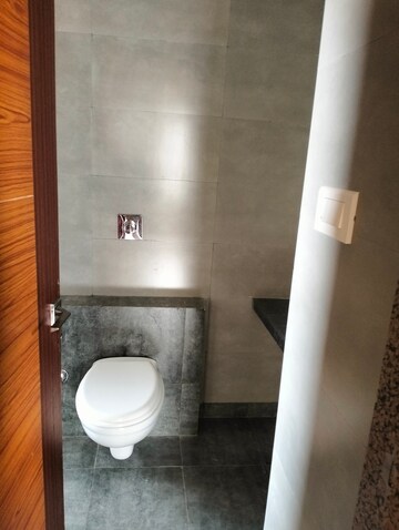 Bathroom in 2 BHK Apartment at Paradise Sai World City Phase 2, New Panvel – for Sale