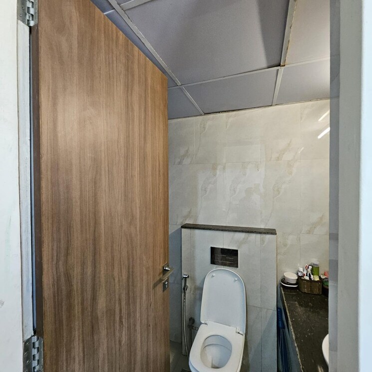 Bathroom, narang-rozanne-by-courtyard 2 Bedroom 720 Sq.Ft. Apartment In Pokhran Road No 2 Thane 8014155