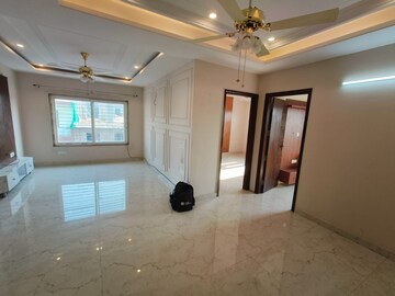 Living Room in 3 BHK Builder Floor at Sector 9 – for Rent