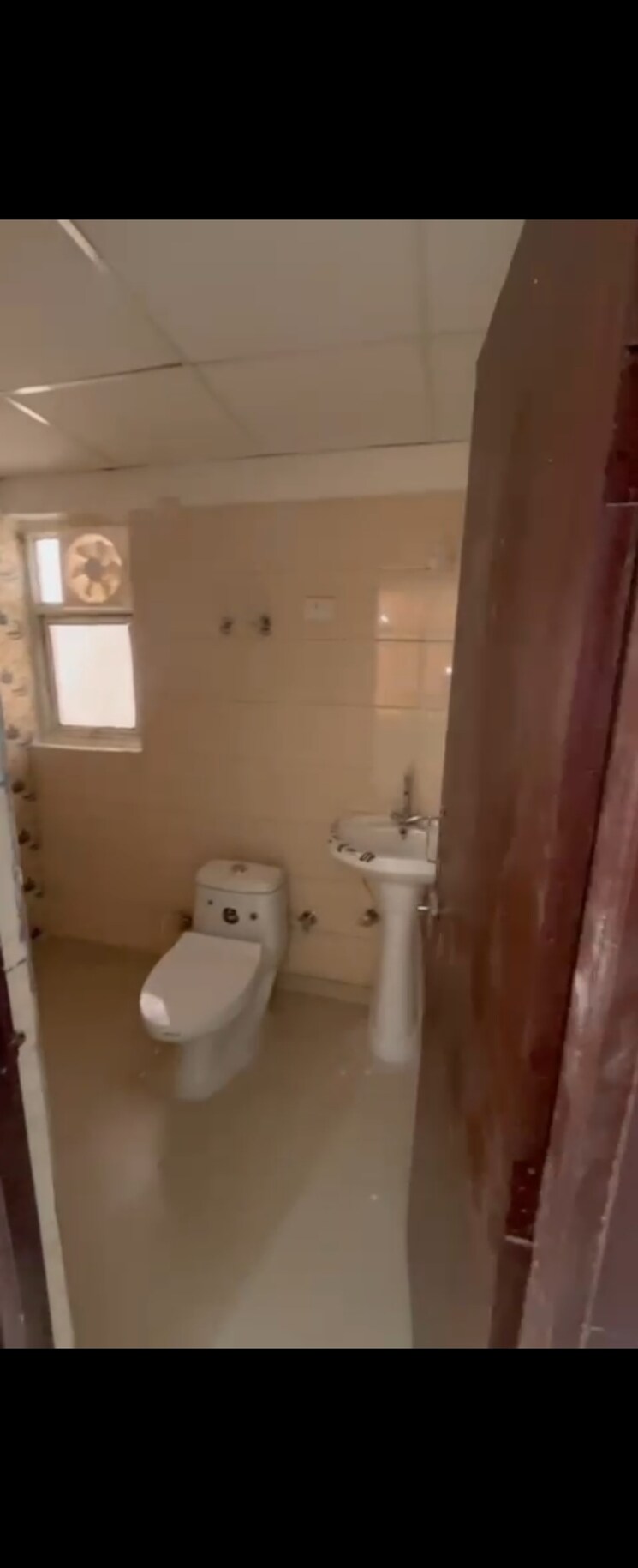 Bathroom, eureka-diya-green-city 2 Bedroom 980 Sq.Ft. Apartment In Raj Nagar Extension Ghaziabad 8014148