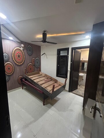 Room in 2 BHK Builder Floor at Dwarka Mor – for Rent