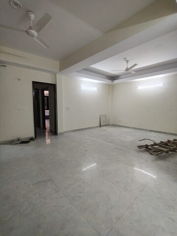 Room in 3 BHK Independent House at RWA Apartments Sector 40, Sector 40 – for Rent