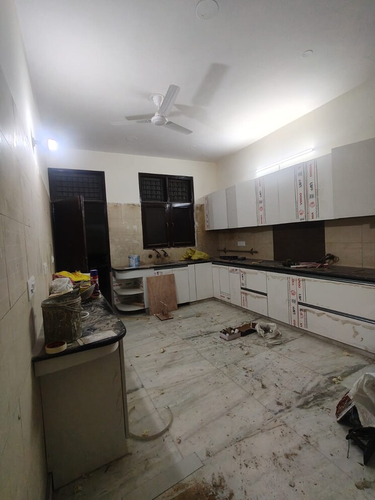 Kitchen, rwa-apartments-sector-40 3 Bedroom 375 Sq.Mt. Independent House In Sector 40 Noida 8014219