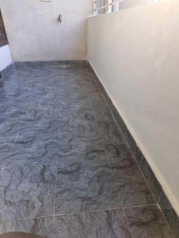 Room in 1 BHK Apartment at Sushant Lok 2, Sector 57 – for Rent