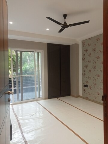 Room in 3 BHK Builder Floor at Yojana Vihar – for Rent
