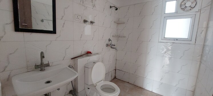 Bathroom, panchsheel-pratistha 3 Bedroom 945 Sq.Ft. Apartment In Sector 75 Noida 8014268